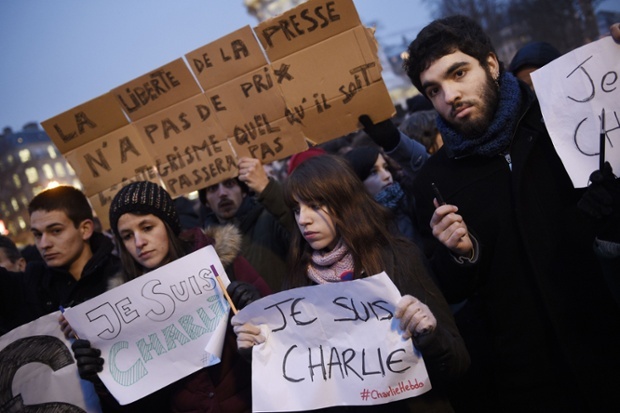 Displays of solidarity across the world: “We are all Charlie”